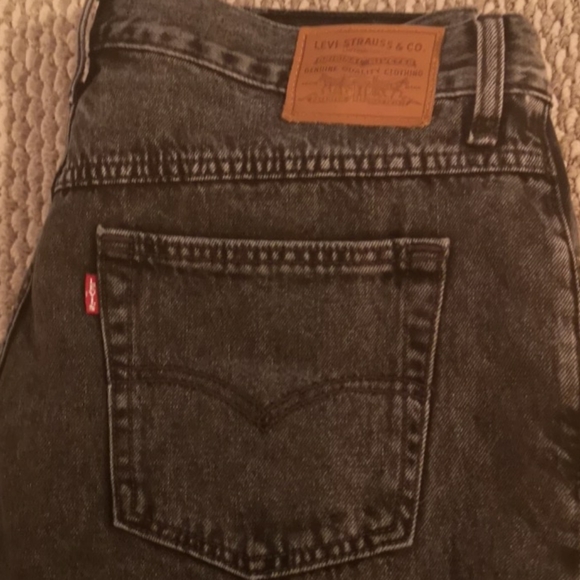 Levi mom jeans - Picture 4 of 4